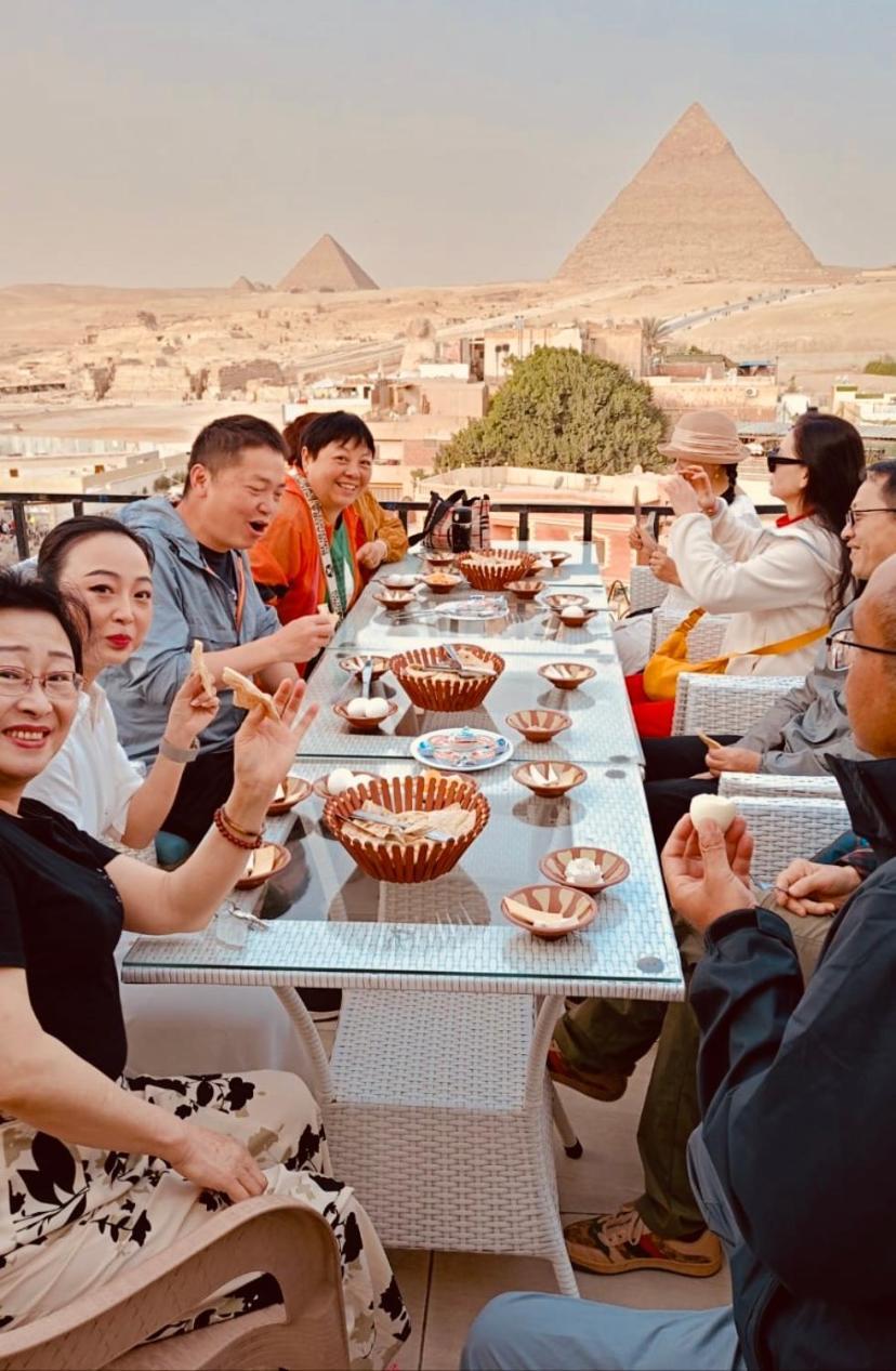 Golden Pyramids Inn Kafret el-Gabal Eksteriør billede