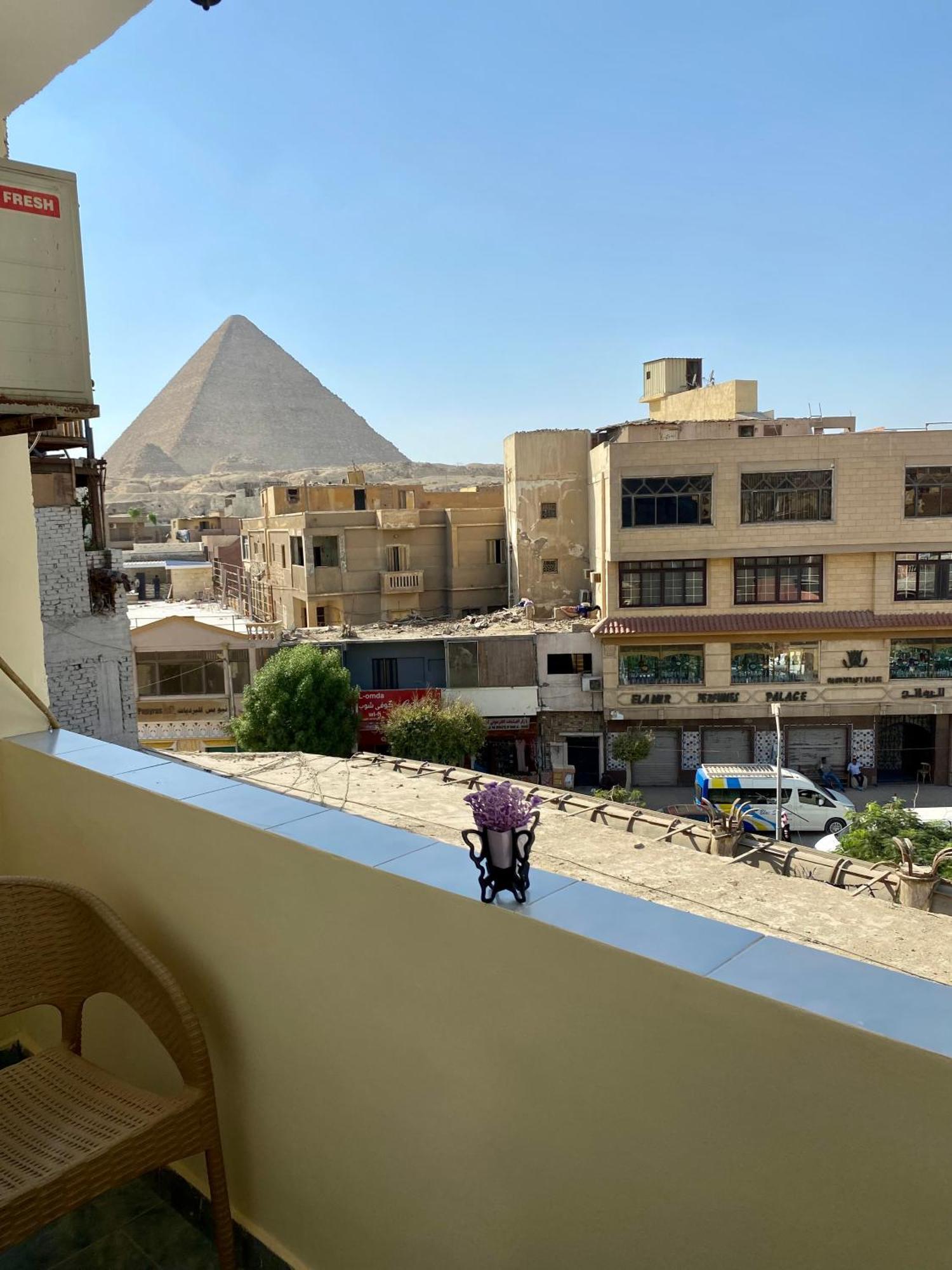 Golden Pyramids Inn Kafret el-Gabal Eksteriør billede