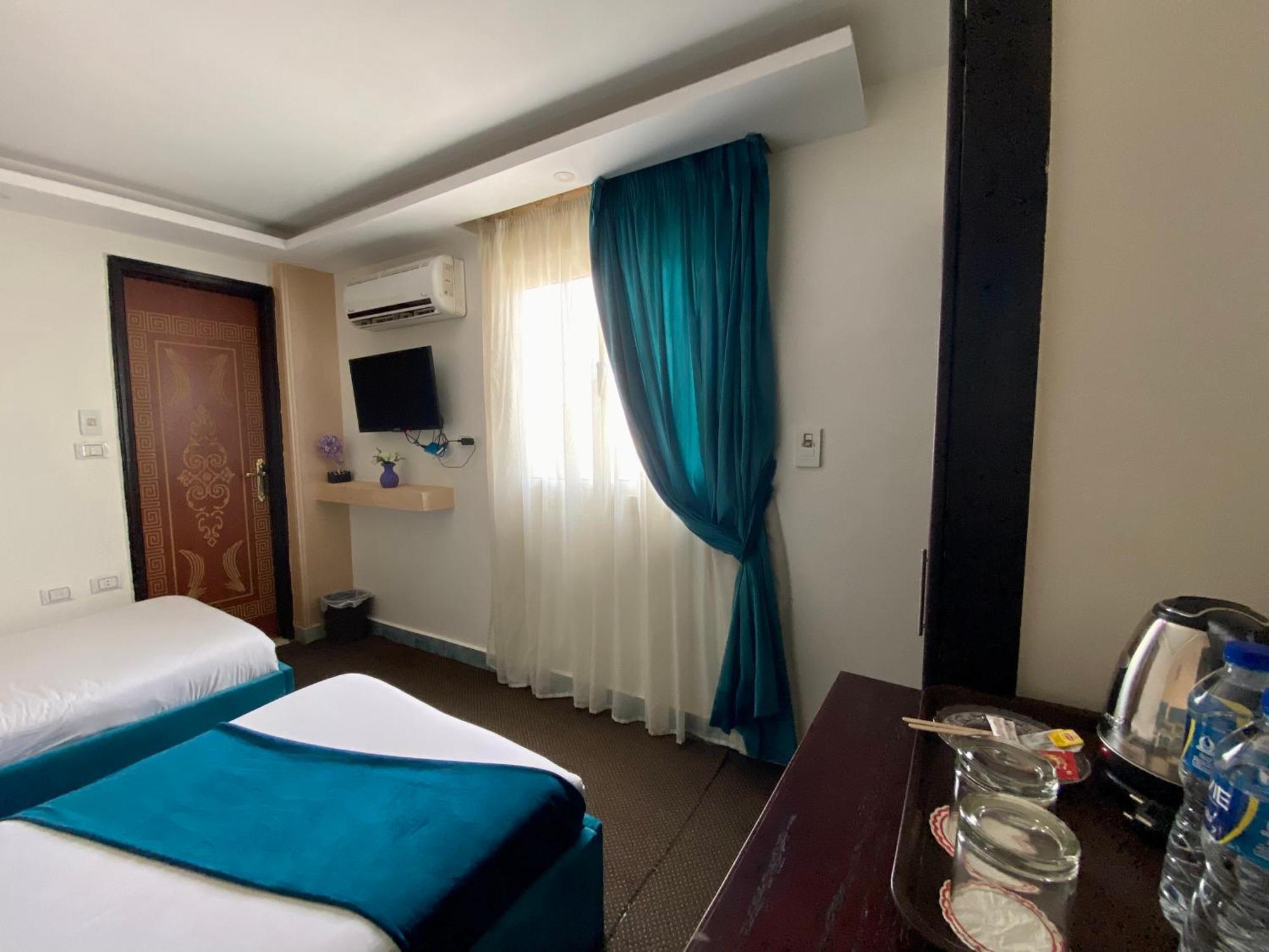 Golden Pyramids Inn Kafret el-Gabal Eksteriør billede