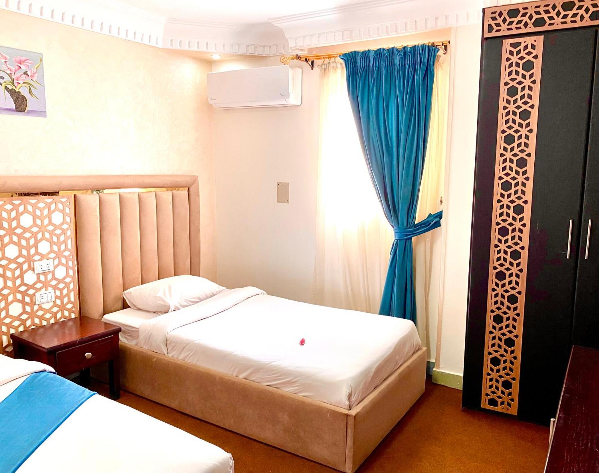 Golden Pyramids Inn Kafret el-Gabal Eksteriør billede