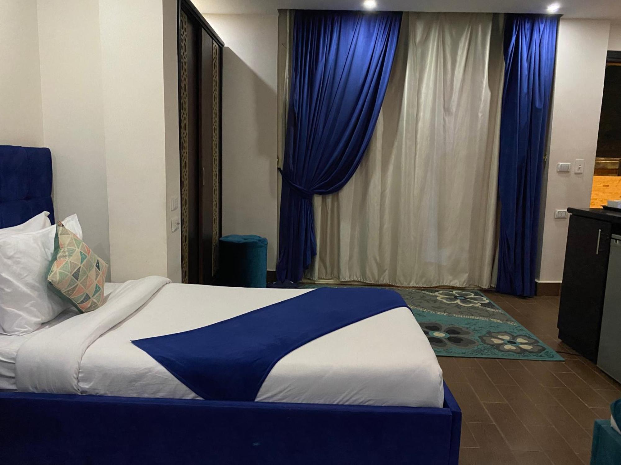 Golden Pyramids Inn Kafret el-Gabal Eksteriør billede