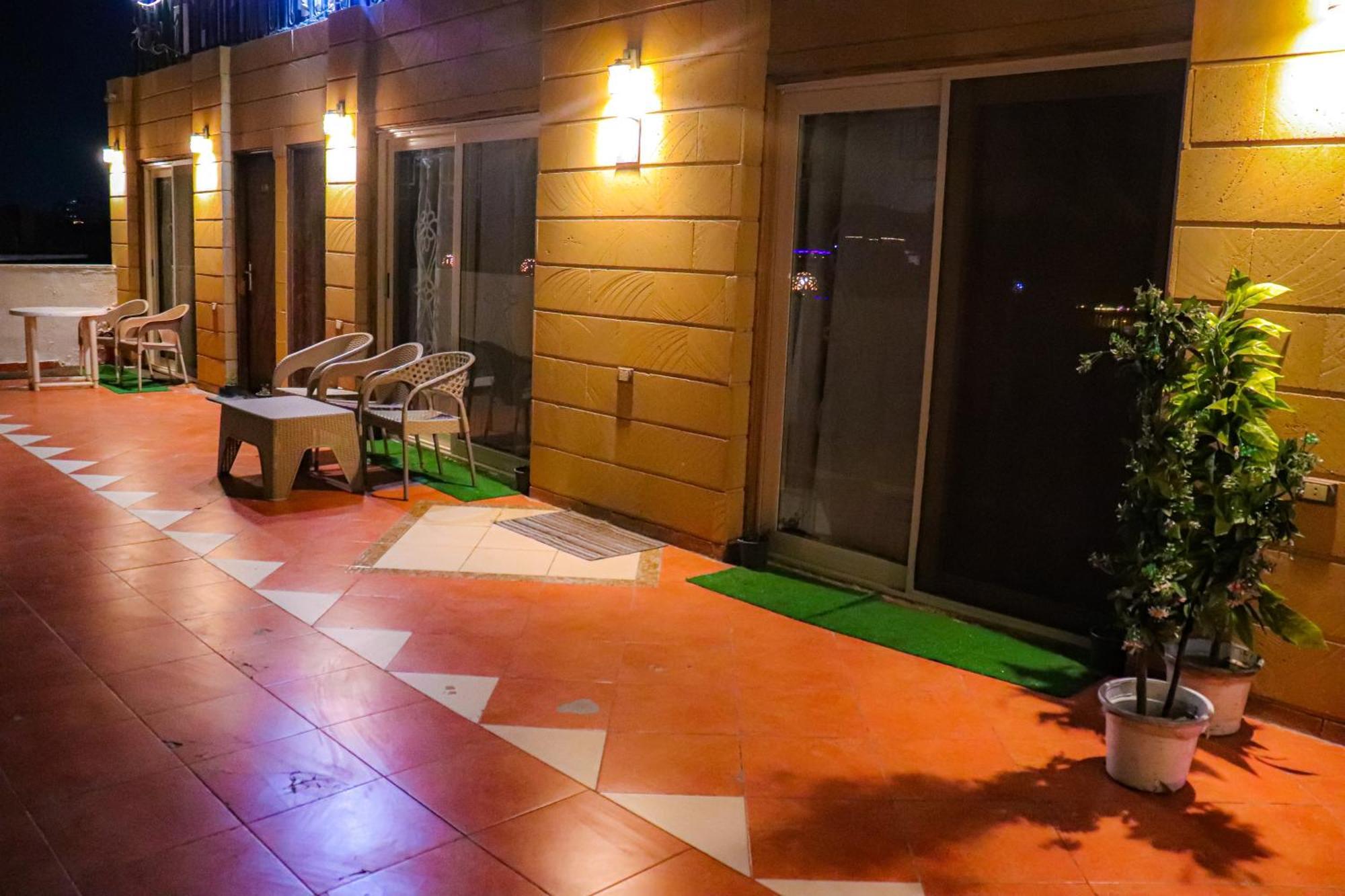 Golden Pyramids Inn Kafret el-Gabal Eksteriør billede