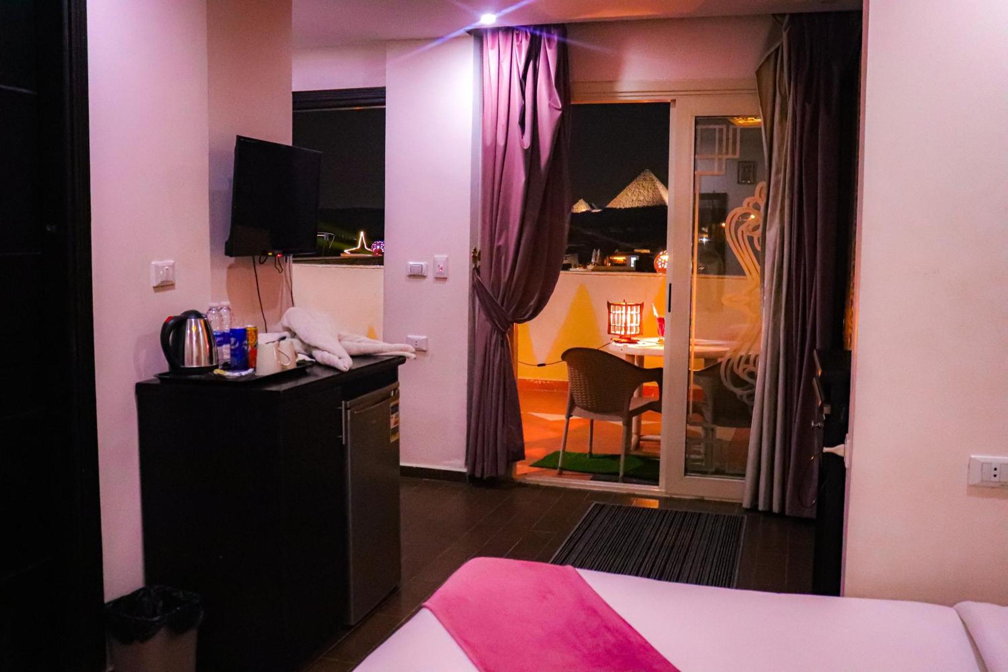 Golden Pyramids Inn Kafret el-Gabal Eksteriør billede