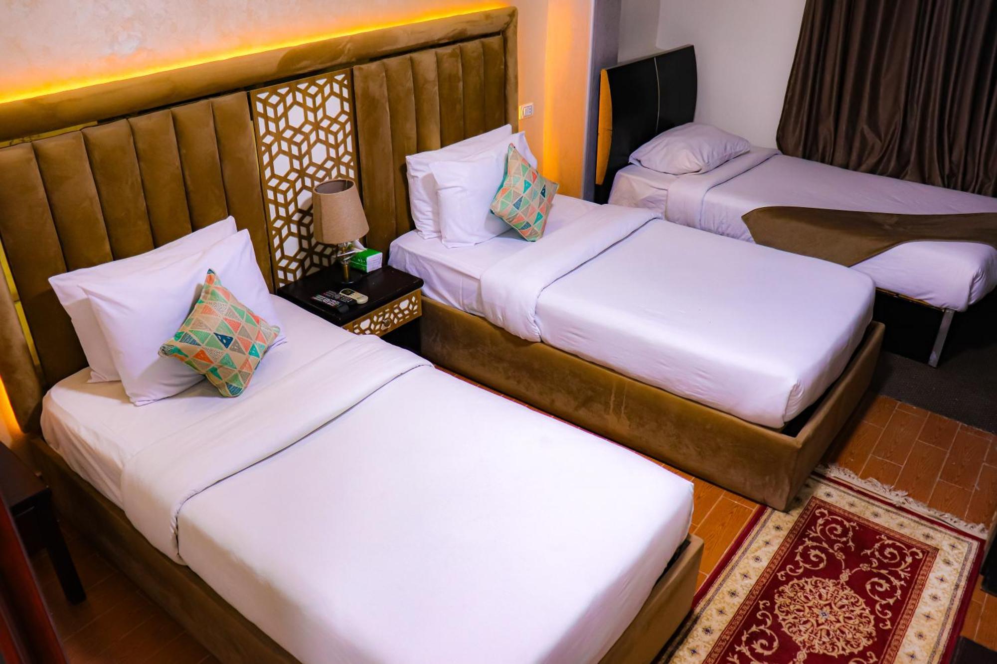 Golden Pyramids Inn Kafret el-Gabal Eksteriør billede
