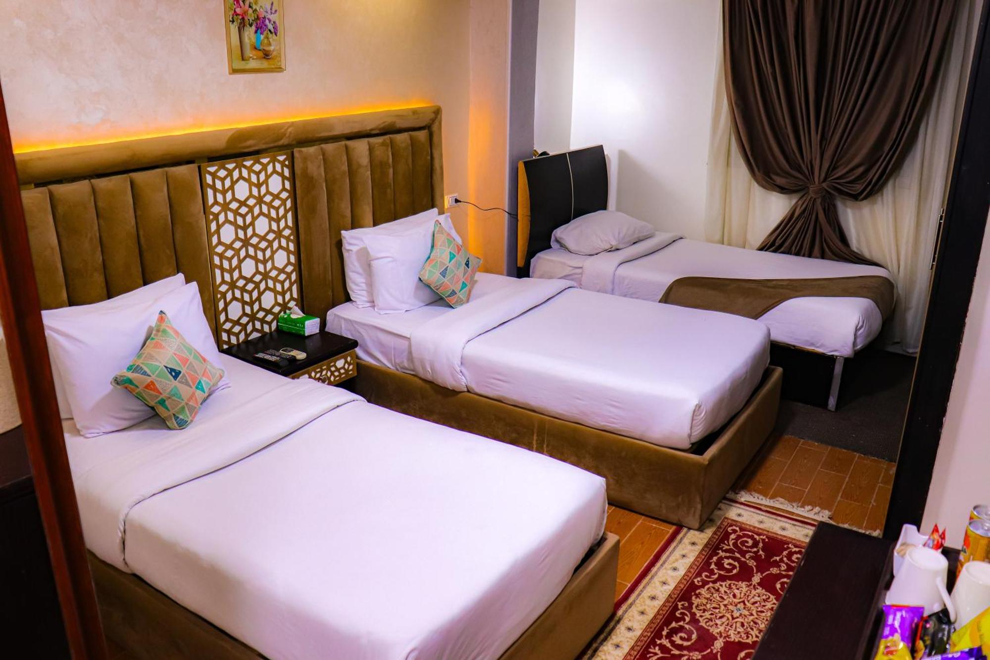 Golden Pyramids Inn Kafret el-Gabal Eksteriør billede