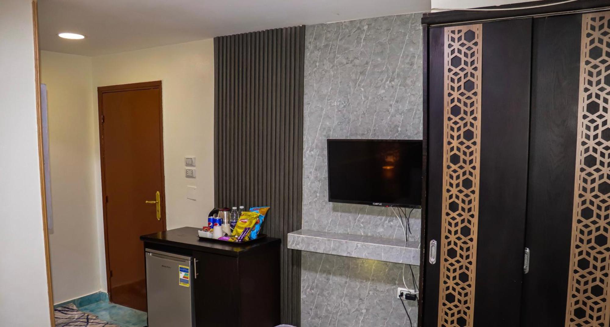 Golden Pyramids Inn Kafret el-Gabal Eksteriør billede