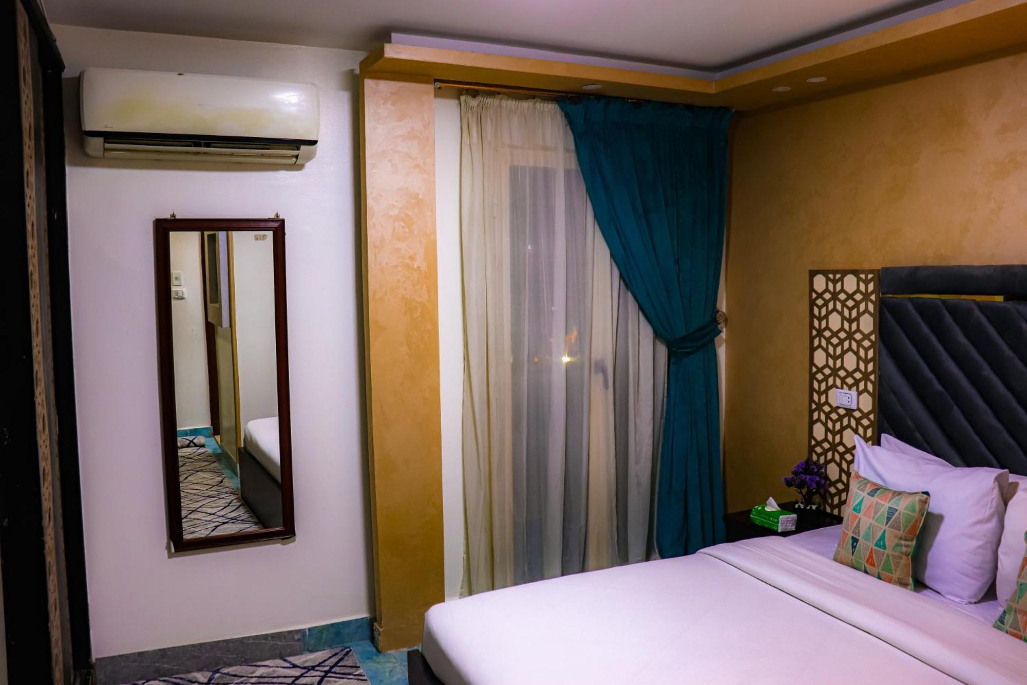 Golden Pyramids Inn Kafret el-Gabal Eksteriør billede