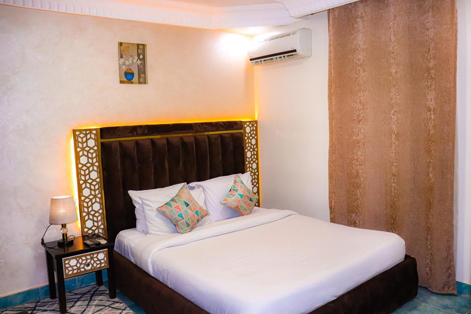 Golden Pyramids Inn Kafret el-Gabal Eksteriør billede