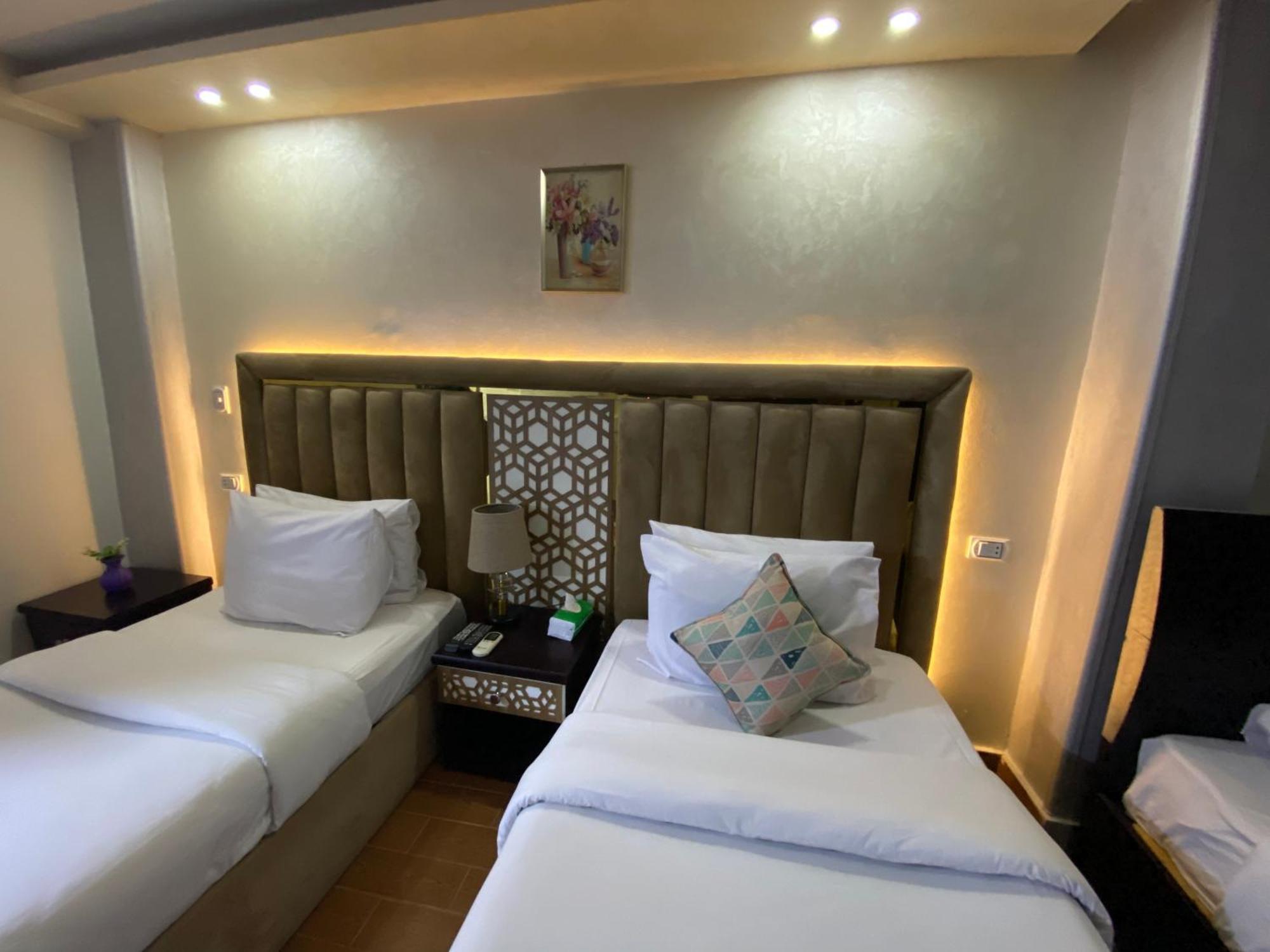 Golden Pyramids Inn Kafret el-Gabal Eksteriør billede
