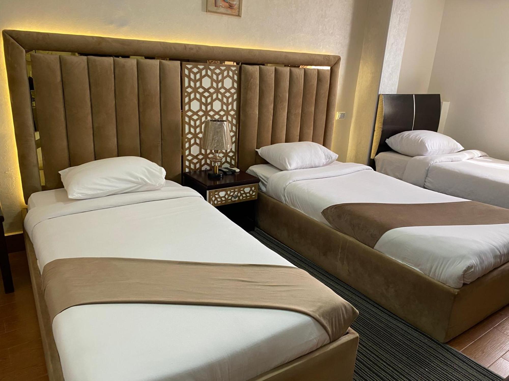 Golden Pyramids Inn Kafret el-Gabal Eksteriør billede