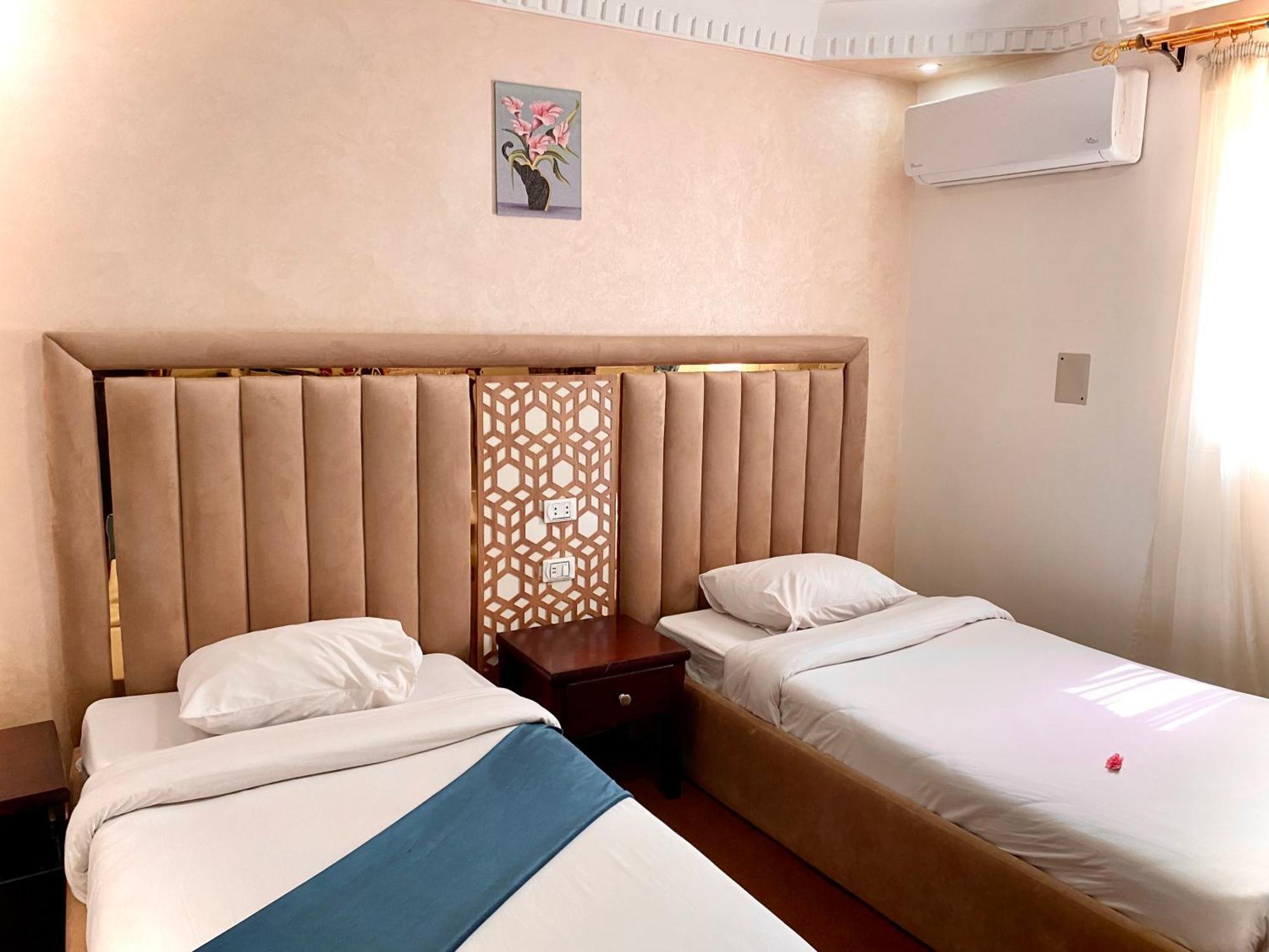 Golden Pyramids Inn Kafret el-Gabal Eksteriør billede